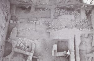 موقع أثري تل السعايدة العصر النحاسي المتأخر. The art of Jordan, treasures from an ancient land,edited by Piotr Bienkowski, alan sutton publishing.